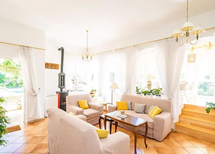 4 Bedroom Cozy In Mlini