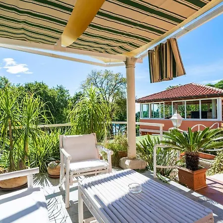 4 Bedroom Cozy In Prázdninový dům Mlini