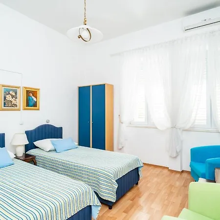4 Bedroom Cozy In *