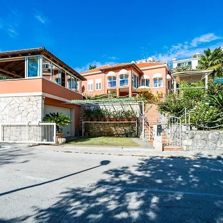 Stunning Home In Mlini 펜션 믈리니
