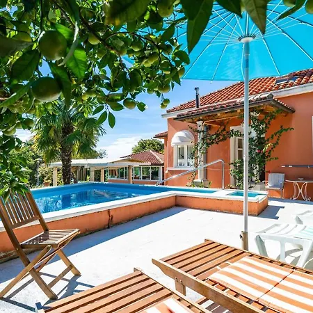 Holiday home Front In