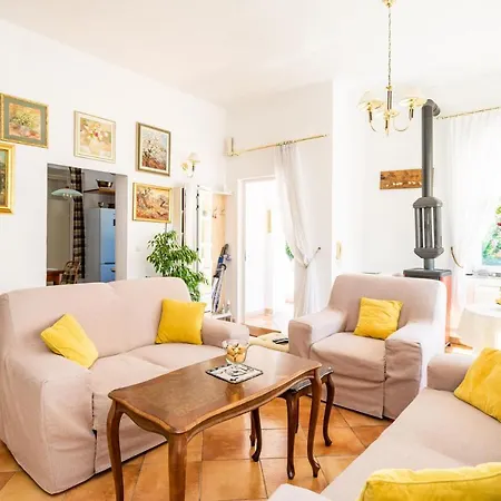 4 Bedroom Cozy In *