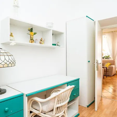Prázdninový dům 4 Bedroom Cozy In *