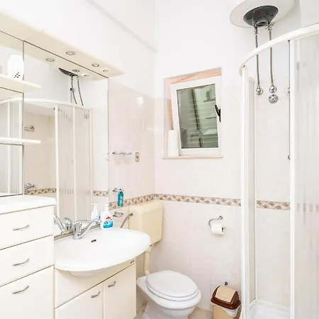 Prázdninový dům 4 Bedroom Cozy In Mlini