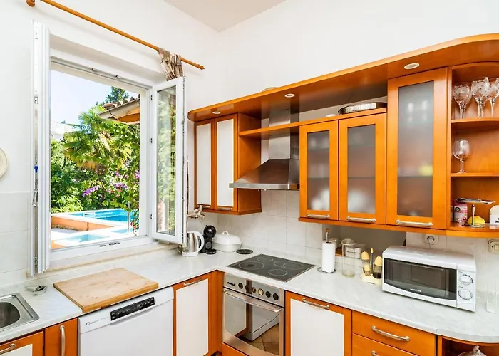 4 Bedroom Cozy In Дом отдыха